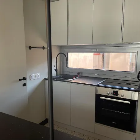 Open Light Apt - Downtown Apartment